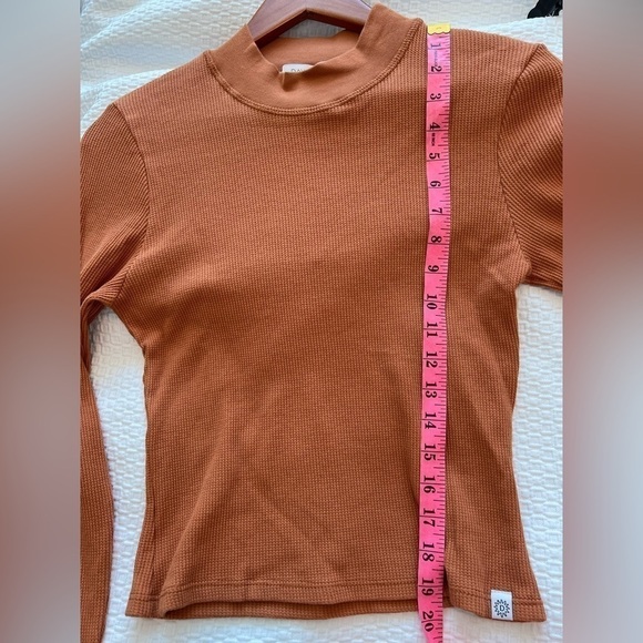 DAYDREAMER Cognac Mock Neck Thermal - Picture 12 of 16